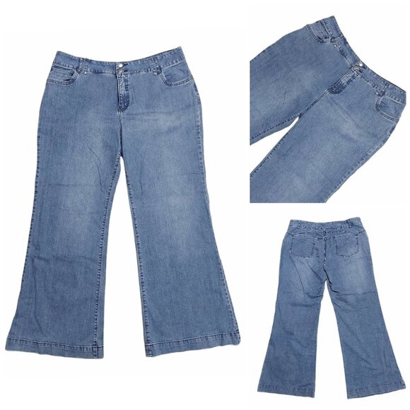 𝅺VINTAGE Super Flared Wide Leg Lightwash Denim Jean - Picture 1 of 8